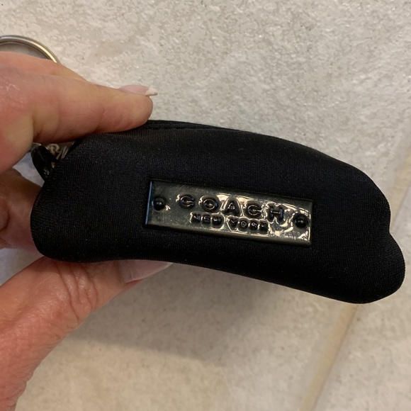 Coach - Picture 2 of 7